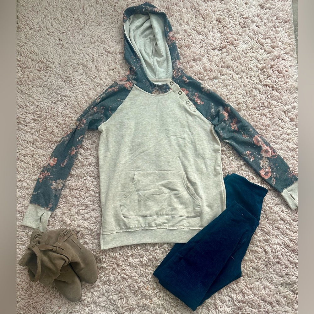 Maurice’s cute sweatshirt